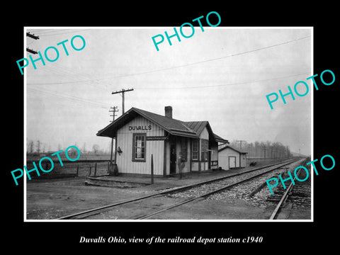 OLD LARGE HISTORIC PHOTO OF DUVALLS OHIO, THE RAILROAD DEPOT STATION c1940