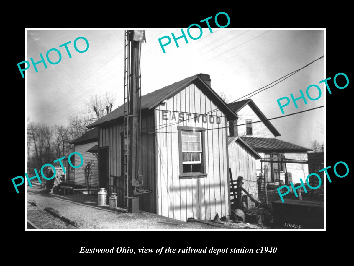 OLD LARGE HISTORIC PHOTO OF EASTWOOD OHIO, THE RAILROAD DEPOT STATION c1940