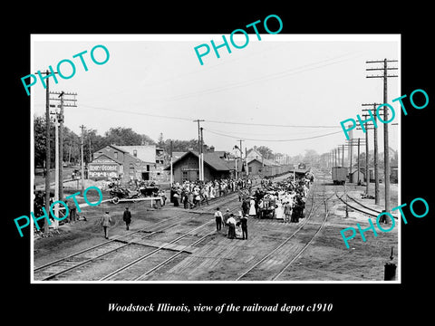 OLD LARGE HISTORIC PHOTO WOODSTOCK ILLINOIS, THE RAILROAD STATION c1910