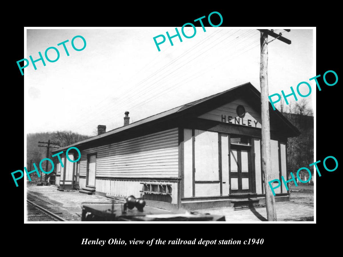 OLD LARGE HISTORIC PHOTO OF HENLEY OHIO, THE RAILROAD DEPOT STATION c1940