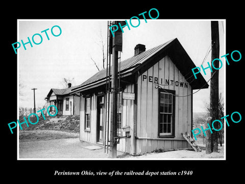 OLD LARGE HISTORIC PHOTO OF PERINTOWN OHIO, THE RAILROAD DEPOT STATION c1940