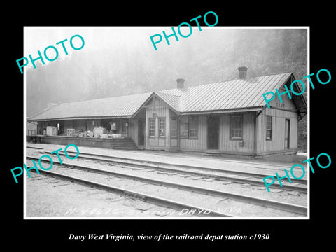 OLD LARGE HISTORIC PHOTO OF DAVY WEST VIRGINIA, THE RAILROAD STATION c1930