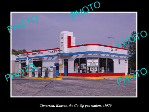 OLD LARGE HISTORIC PHOTO CIMARRON KANSAS, THE CO-OP GAS STATION c1970