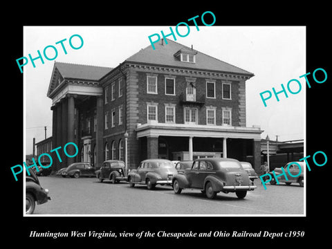 OLD LARGE HISTORIC PHOTO OF HUNTINGTON WEST VIRGINIA, THE RAILROAD STATION c1950