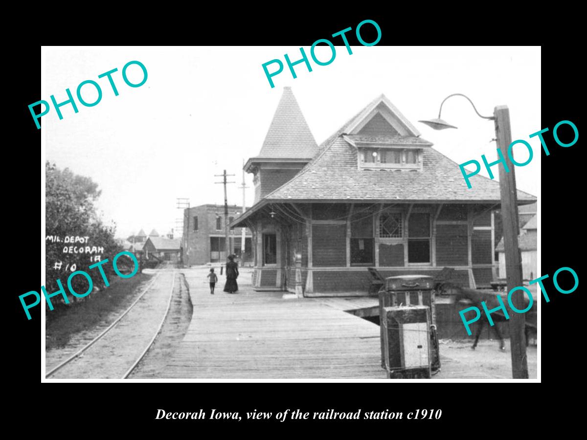 OLD LARGE HISTORIC PHOTO DECORAH IOWA, VIEW OF THE RAILWAY STATION c1910