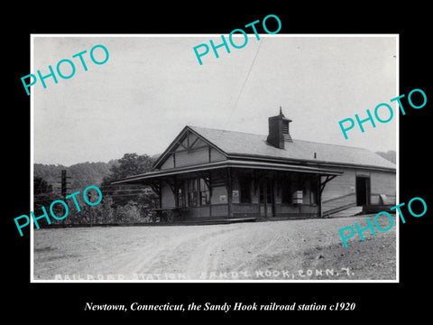 OLD LARGE HISTORIC PHOTO NEWTOWN CONNECTICUT, SANDY HOOK RAILROAD STATION c1920