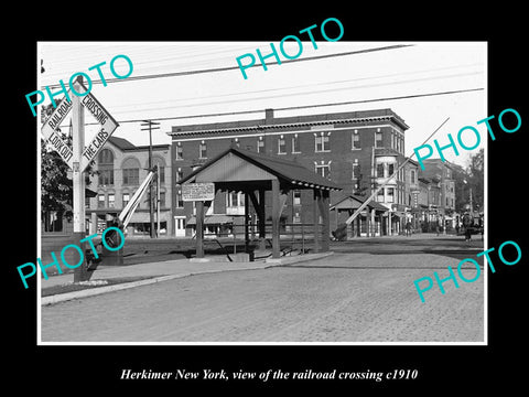 OLD LARGE HISTORIC PHOTO HERKIMER NEW YORK, THE RAILROAD CROSSING c1910