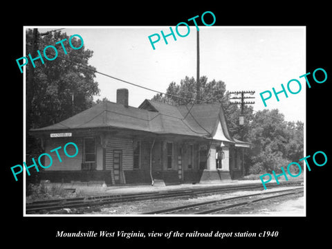 OLD LARGE HISTORIC PHOTO OF MOUNDSVILLE WEST VIRGINIA, THE RAILROAD DEPOT c1940