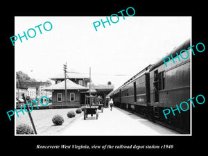 OLD LARGE HISTORIC PHOTO OF RONCEVERTE WEST VIRGINIA, THE RAILROAD DEPOT c1940