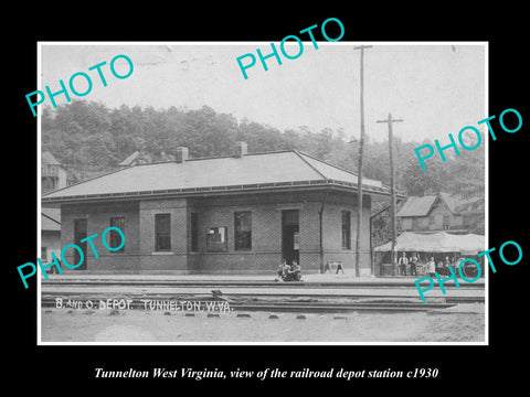 OLD LARGE HISTORIC PHOTO OF TUNNELTON WEST VIRGINIA, THE RAILROAD DEPOT c1930