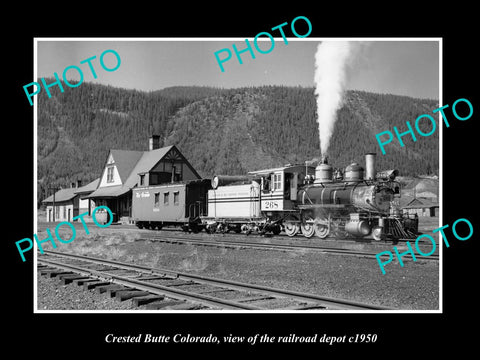 OLD LARGE HISTORIC PHOTO OF CRESTED BUTTE COLORADO, RAILROAD DEPOT STATION c1950