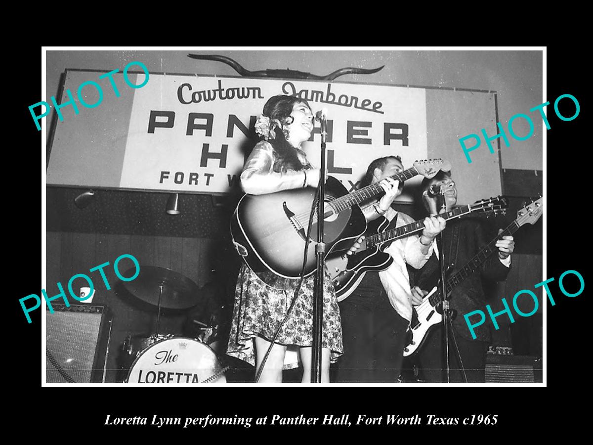 OLD HISTORIC PHOTO FORT WORTH TEXAS, LORETTA LYNN SINGING AT PANTHER HALL c1965