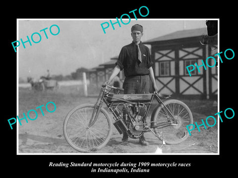 OLD HISTORIC PHOTO OF MAN WITH READING STANDARD MOTORCYCLE, 1909 INDIANAPOLIS