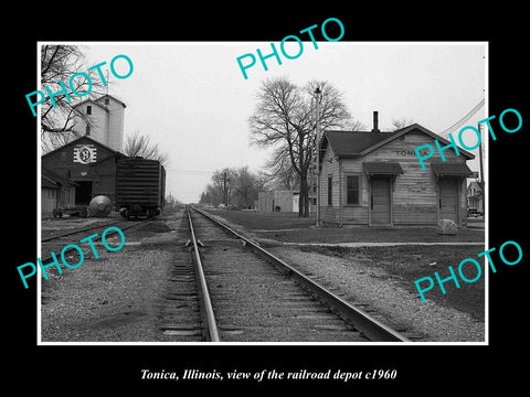 OLD LARGE HISTORIC PHOTO TONICA ILLINOIS, THE RAILROAD STATION DEPOT c1960