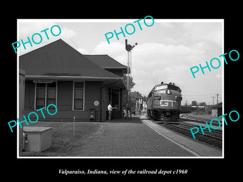 OLD LARGE HISTORIC PHOTO VALPARASIO INDIANA, THE RAILROAD STATION DEPOT c1960