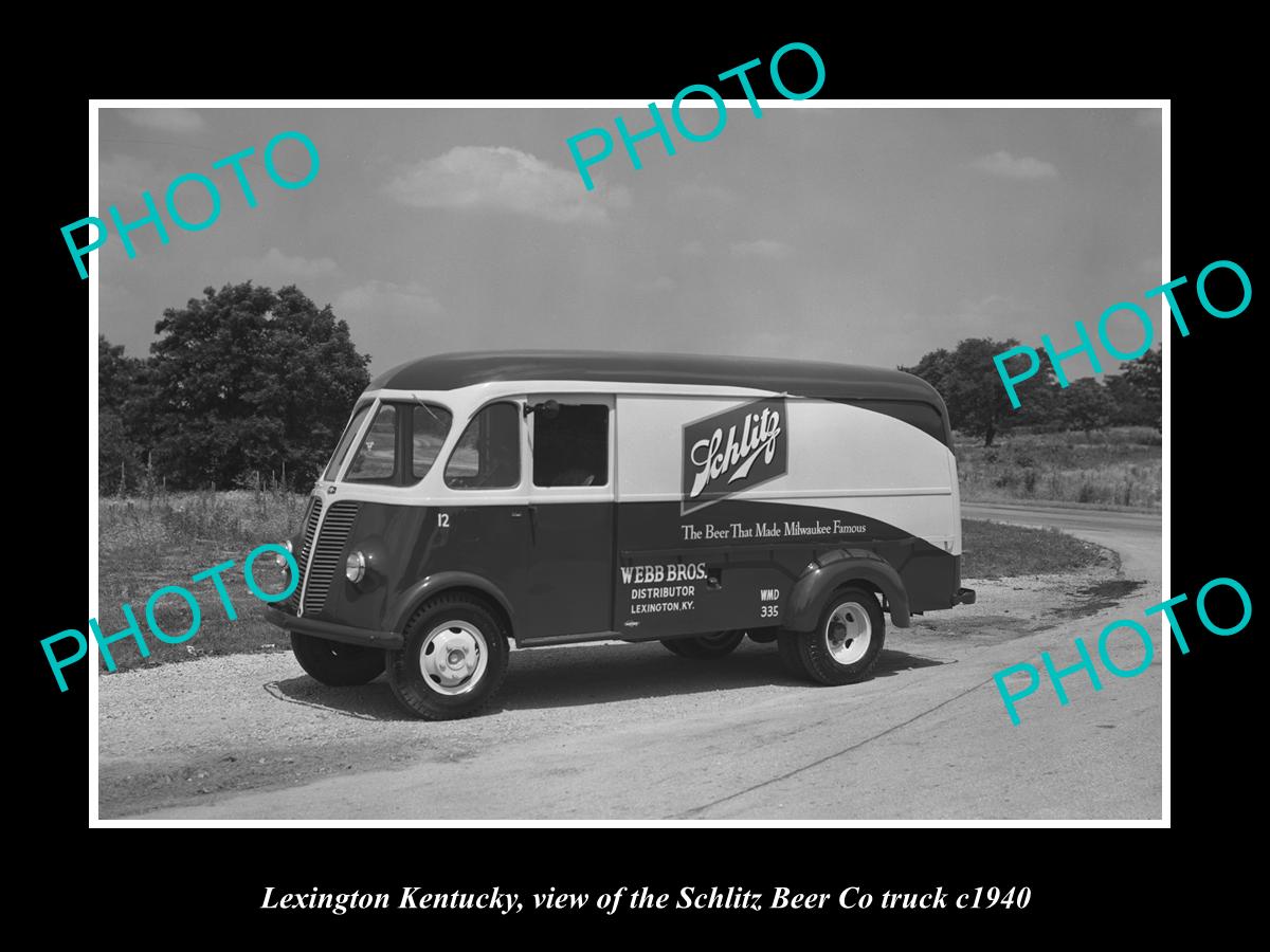 OLD LARGE HISTORIC PHOTO LEXINGTON KENTUCKY, THE SCHLITZ BEER TRUCK 1940 1