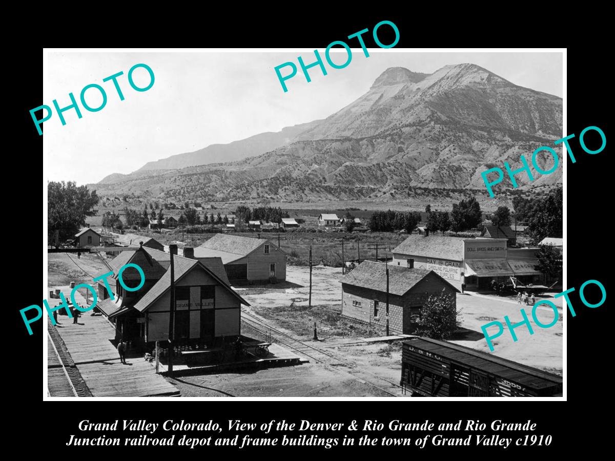 OLD LARGE HISTORIC PHOTO OF GRAND VALLEY COLORADO, THE RAILROAD DEPOT c1920