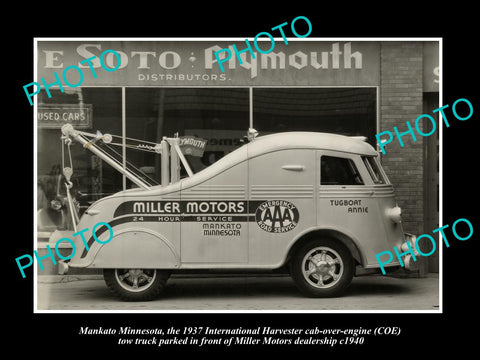 OLD HISTORIC PHOTO OF MANKATO MINNESOTA, INTERNATIONAL HARVESTER TOW TRUCK c1937