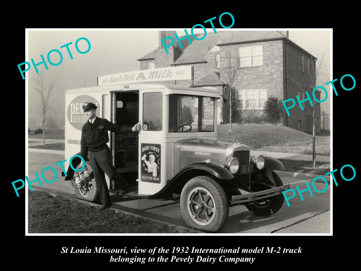 OLD LARGE HISTORIC PHOTO OF St LOUIS MISSOURI, THE PEVELY DAIRY MILK TRUCK c1932