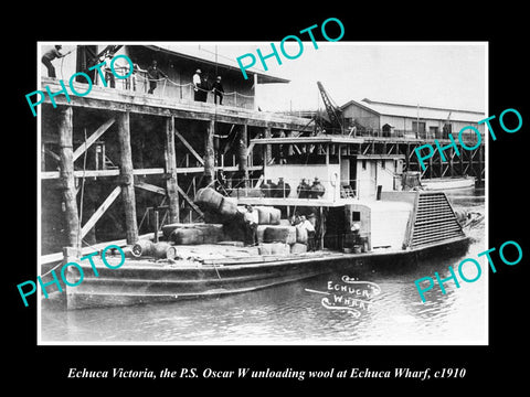 OLD LARGE HISTORIC PHOTO OF ECHUCA VICTORIA, PS OSCAR W LOADING WOOL c1910