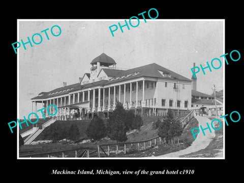 OLD LARGE HISTORIC PHOTO OF MACKINAC ISLAND MICHIGAN, THE GRAND HOTEL c1910