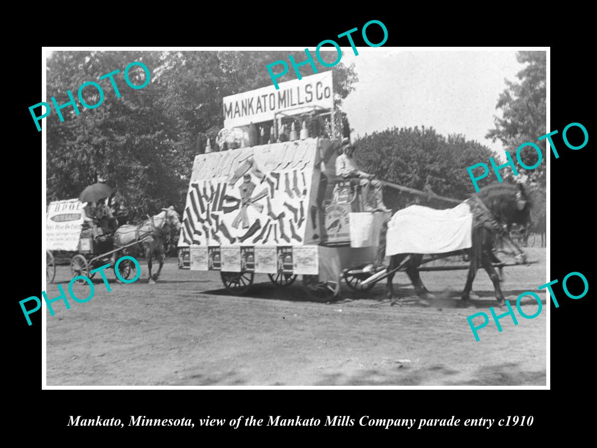 OLD LARGE HISTORIC PHOTO OF MANKATO MINNESOTA, THE MANKATO MILLS Co PARADE c1910