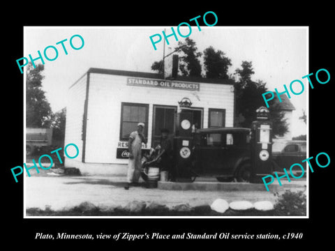 OLD LARGE HISTORIC PHOTO OF PLATO MINNESOTA, THE ZIPPERS SERVICE STATION c1940