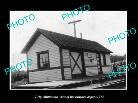 OLD LARGE HISTORIC PHOTO OF TWIG MINNESOTA, THE RAILROAD DEPOT STATION 1914