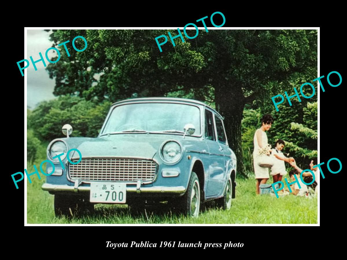 OLD LARGE HISTORIC PHOTO OF 1961 TOYOTA PUBLICA MODEL CAR LAUNCH PRESS PHOTO