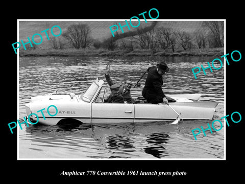 OLD LARGE HISTORIC PHOTO OF 1961 AMPHICAR 770 CONVERTIBLES LAUNCH PRESS PHOTO