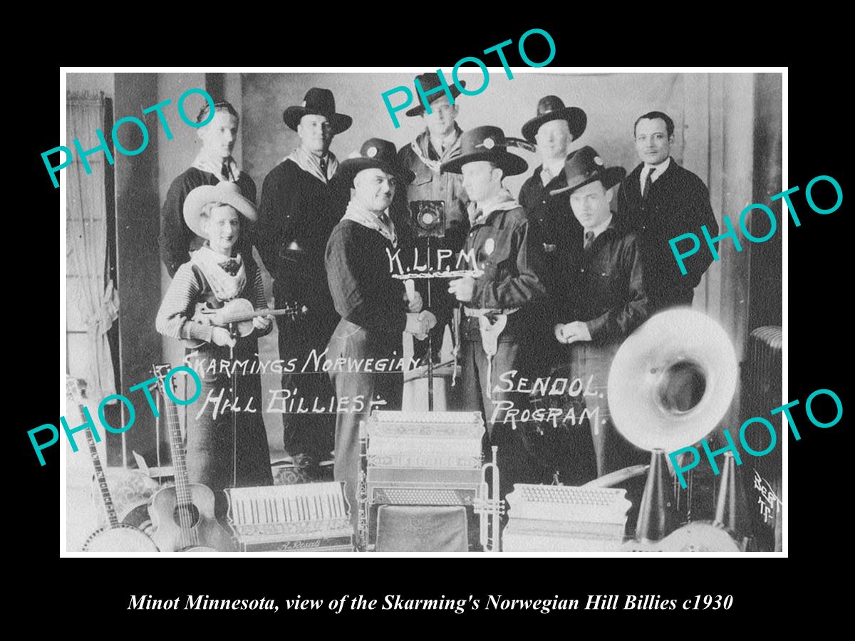 OLD LARGE HISTORIC PHOTO OF MINOT MINNESOTA, THE NORWEGIAN HILL BILLY BAND c1910