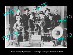 OLD LARGE HISTORIC PHOTO OF MINOT MINNESOTA, THE NORWEGIAN HILL BILLY BAND c1910