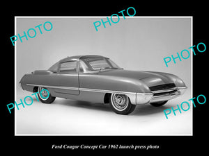 OLD LARGE HISTORIC PHOTO OF 1962 FORD COUGER CONCEPT CAR LAUNCH PRESS PHOTO 1