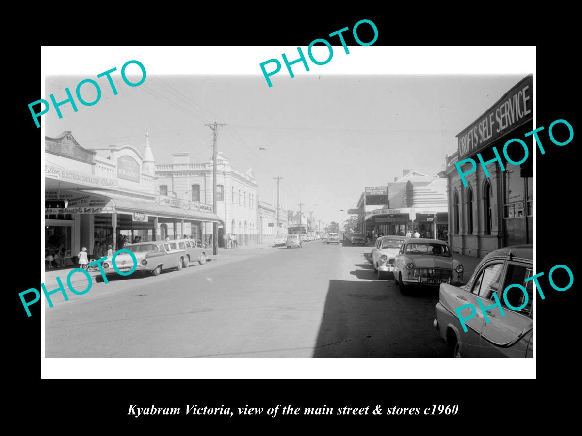 OLD LARGE HISTORIC PHOTO OF KYABRAM VICTORIA, THE MAIN St & STORES c1960 1