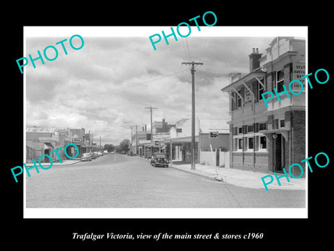 OLD LARGE HISTORIC PHOTO OF TRAFALGAR VICTORIA, THE MAIN St & STORES c1960