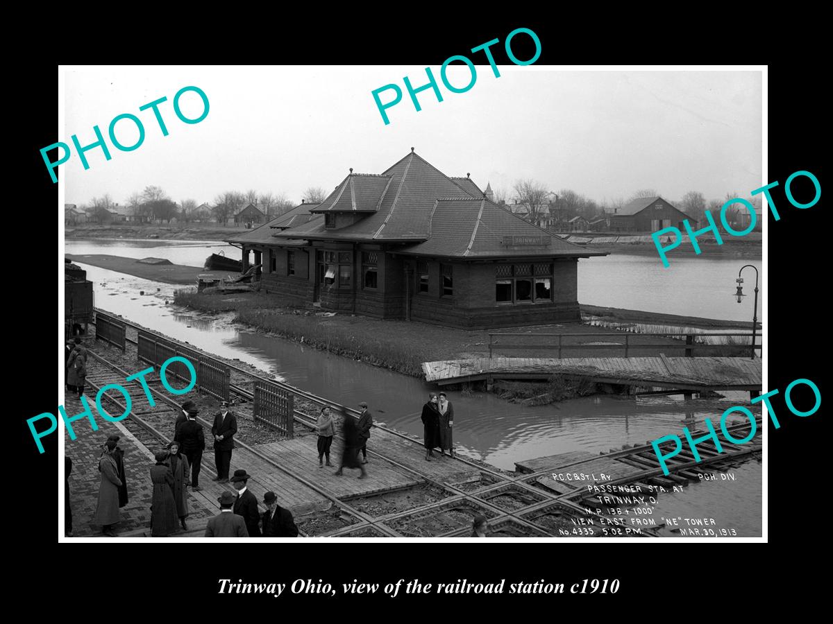 OLD LARGE HISTORIC PHOTO OF TRINWAY OHIO, THE RAILROAD STATION c1910