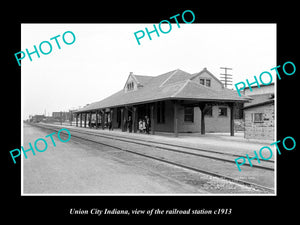 OLD LARGE HISTORIC PHOTO OF UNION CITY INDIANA, THE RAILROAD STATION c1913