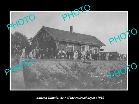 OLD LARGE HISTORIC PHOTO OF ANTIOCH ILLINOIS, THE RAILROAD DEPOT c1910