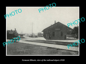 OLD LARGE HISTORIC PHOTO OF VERMONT ILLINOIS, THE RAILROAD DEPOT c1920