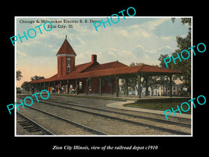 OLD LARGE HISTORIC PHOTO OF ZION CITY ILLINOIS, THE RAILROAD DEPOT c1910