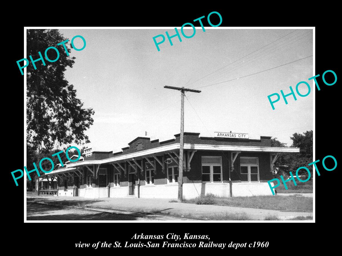 OLD LARGE HISTORIC PHOTO OF ARKANSAS CITY KANSAS, THE SLSF RAILROAD DEPOT c1960