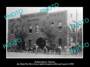 OLD LARGE HISTORIC PHOTO OF INDEPENDENCE KANSAS, THE HOSS HORSE LIVERY c1900