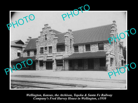 OLD LARGE HISTORIC PHOTO OF WELLINGTON KANSAS, THE RAILROAD HOUSE c1930