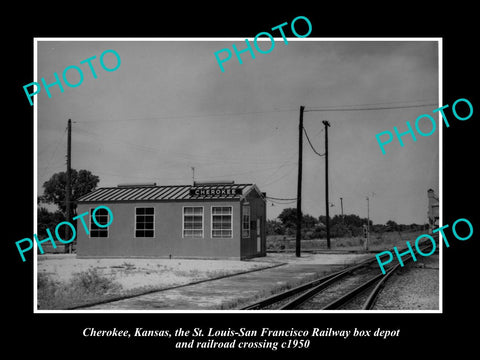 OLD LARGE HISTORIC PHOTO OF CHEROKEE KANSAS, THE RAILROAD DEPOT BOX c1950