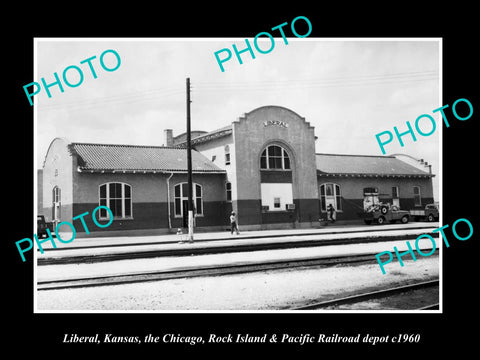 OLD LARGE HISTORIC PHOTO OF LIBERAL KANSAS, THE RAILROAD DEPOT STATION c1960