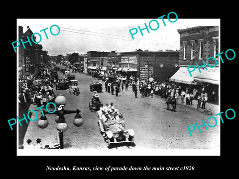 OLD LARGE HISTORIC PHOTO OF NEODESHA KANSAS, PARADE ON THE MAIN STREET c1920