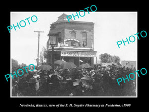 OLD LARGE HISTORIC PHOTO OF NEODESHA KANSAS, THE SNYDER DRUG PHARMACY c1900