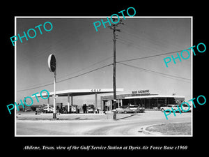 OLD LARGE HISTORIC PHOTO OF ABILENE TEXAS, THE GULF OIL SERVICE STATION c1960