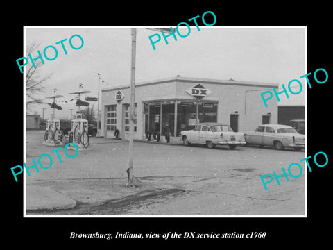 OLD LARGE HISTORIC PHOTO OF BROWNSBURG INDIANA, THE DX SERVICE STATION c1960