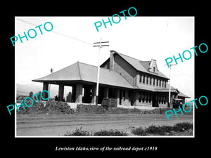 OLD LARGE HISTORIC PHOTO OF LEWISTON IDAHO, VIEW OF THE RAILROAD DEPOT c1910